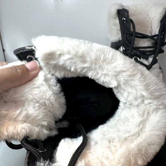 Charlotte Russe Fuzzy Boot - Picture 3 of 3